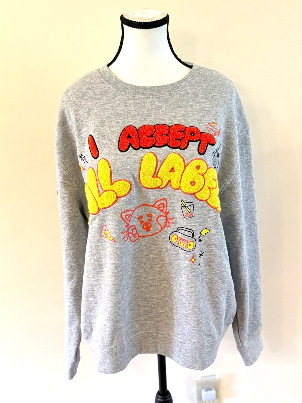 Disney / Pixar Turning Red “I accept all labels” crewneck size Large